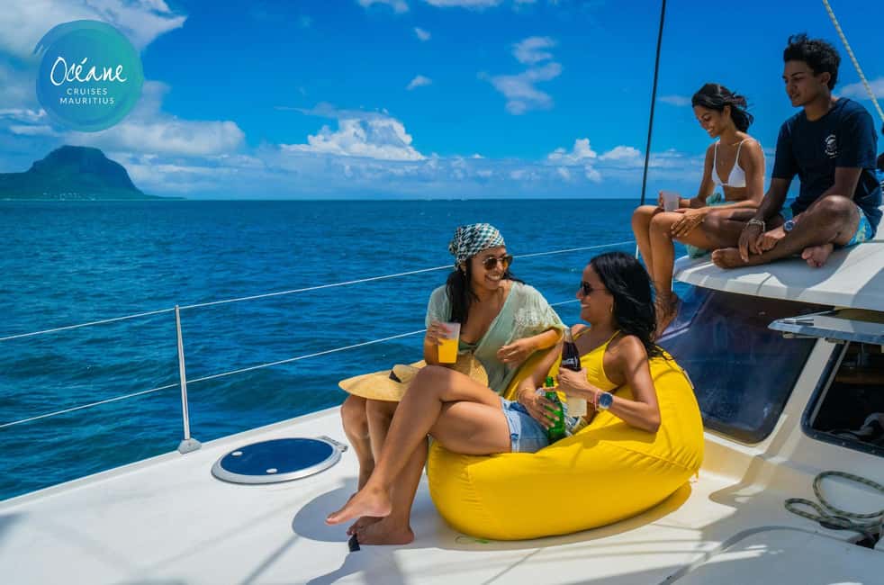 Image N°4 de Ile aux Benitiers : Croisière partagée d'une journée en catamaran et déjeuner activité à Maurice, publiée par le prestataire
