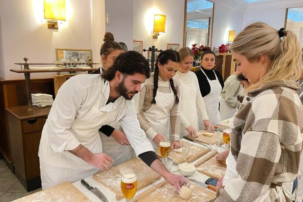 Image N°20 de Rome : Cours de cuisine de pâtes fettuccine dans le centre ville de Rome activité à Rome, publiée par le prestataire