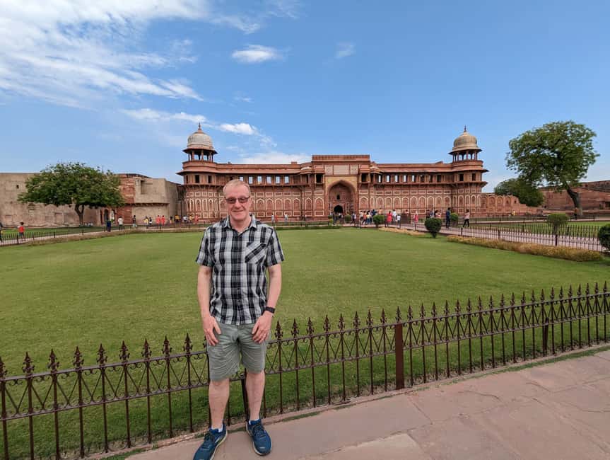 image n.27 of From Delhi: Taj Mahal Sunrise, Baby Taj & Agra Fort Day Tour activity in Agra, uploaded by supplier