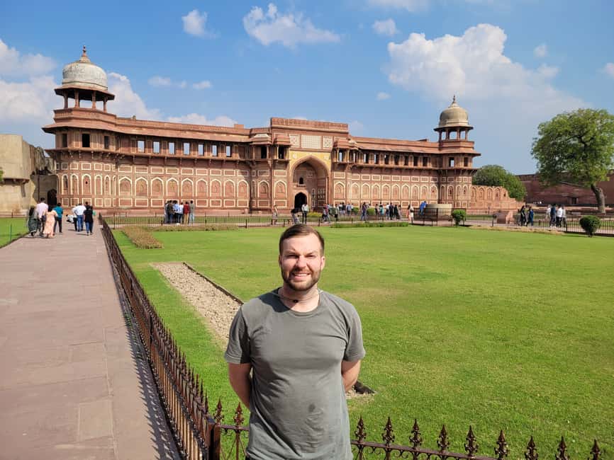 image n.31 of From Delhi: Taj Mahal Sunrise, Baby Taj & Agra Fort Day Tour activity in Agra, uploaded by supplier
