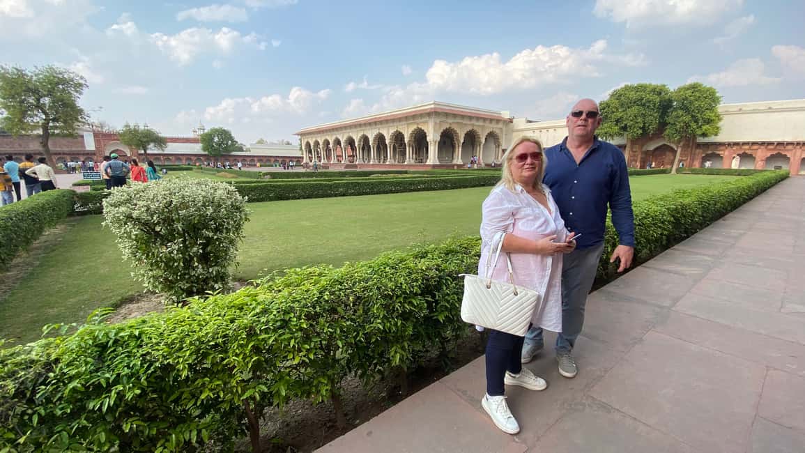 image n.29 of From Delhi: Taj Mahal Sunrise, Baby Taj & Agra Fort Day Tour activity in Agra, uploaded by supplier