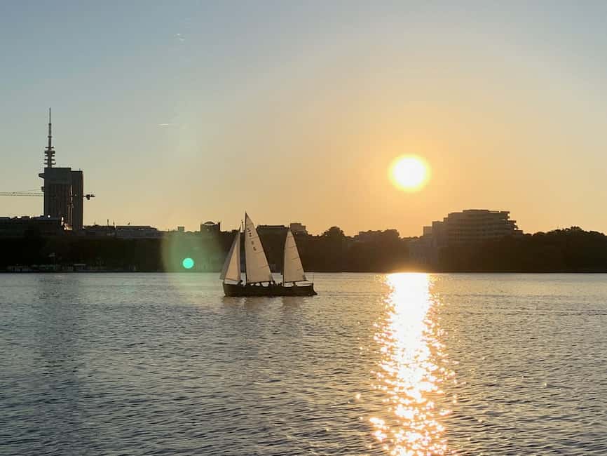 Immagine nº 2 di Amburgo: Tour in barca a vela sul fiume Alster con Sundowner attività a Amburgo, caricata dal fornitore