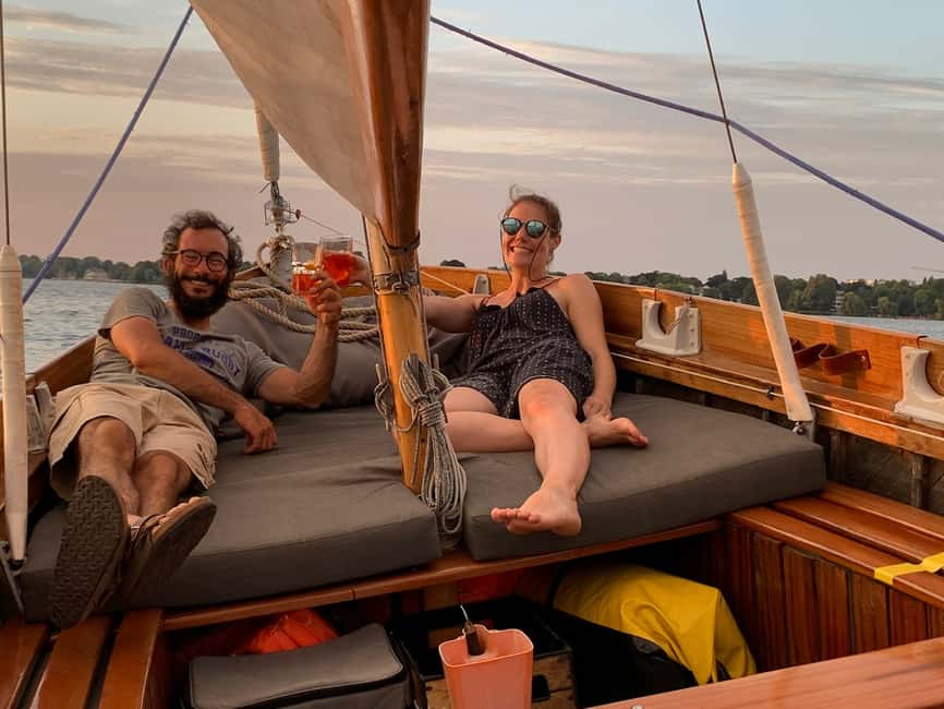 Immagine nº 7 di Amburgo: Tour in barca a vela sul fiume Alster con Sundowner attività a Amburgo, caricata dal fornitore