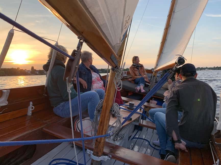 Immagine nº 3 di Amburgo: Tour in barca a vela sul fiume Alster con Sundowner attività a Amburgo, caricata dal fornitore