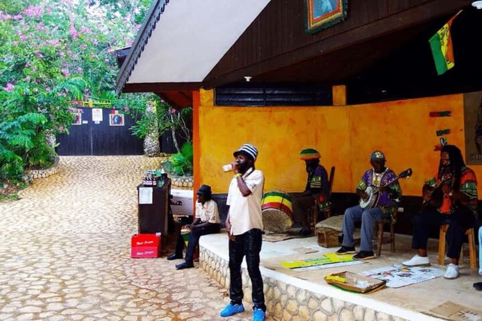 imagem n.4 de Montego Bay: Bob Marley, rio Dunn e Lagoa Luminosa atividade em Ocho Rios, carregada pelo fornecedor