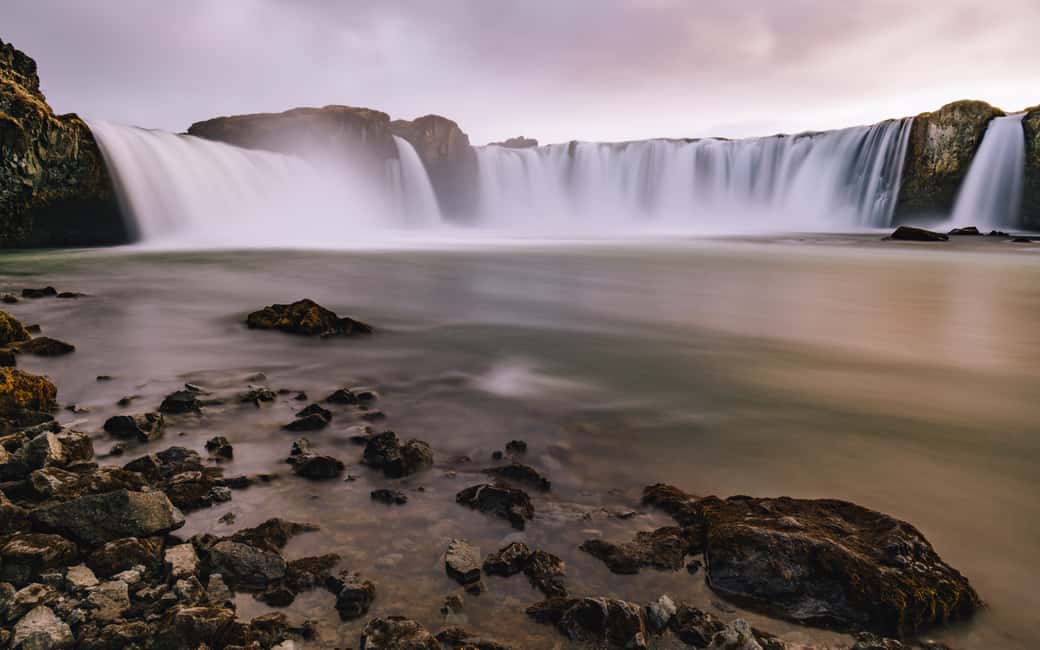 imagen n.º 4 de Desde Akureyri: Excursión al Lago, Cráteres y Cascada de Myvatn actividad en Akureyri, subida por el proveedor