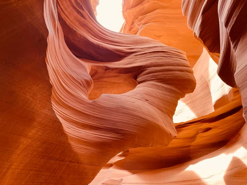 Bild Nr. 1 von Page: Tour durch den Lower Antelope Canyon mit geschultem Navajo-Guide Aktivität in Arizona, hochgeladen vom Anbieter