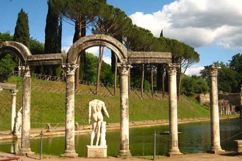 Immagine nº 2 di Da Roma: tour guidato di un giorno ai Giardini di Tivoli e alla Villa Adriana attività a Tivoli, Lazio, caricata dal fornitore