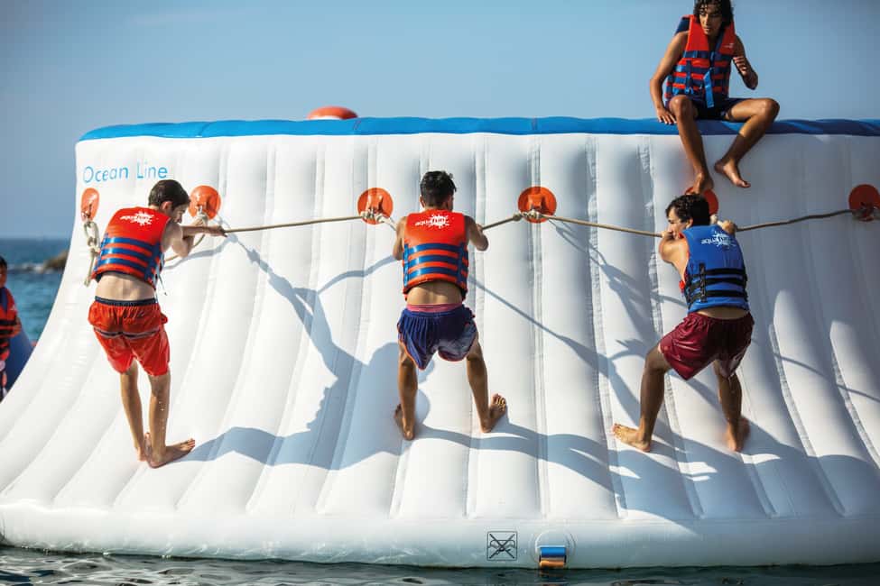 imagem n.4 de Armação de Pêra: Bilhete Insuflável de Entrada no Parque Aquático atividade em Algarve, carregada pelo fornecedor