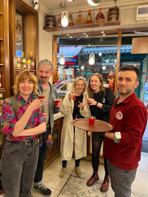 imagen n.º 32 de Estambul: Visita gastronómica guiada con viaje en ferry y degustaciones actividad en Estambul, subida por el proveedor