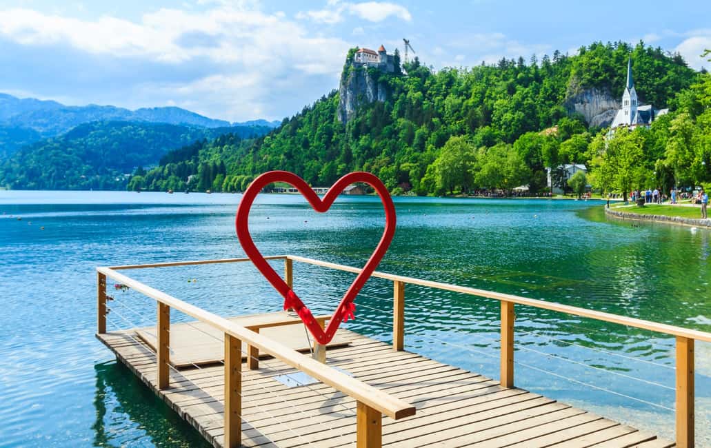 imagem n.8 de De Ljubljana: Lago Bled e caverna Postojna com ingressos atividade em Postojna, carregada pelo fornecedor