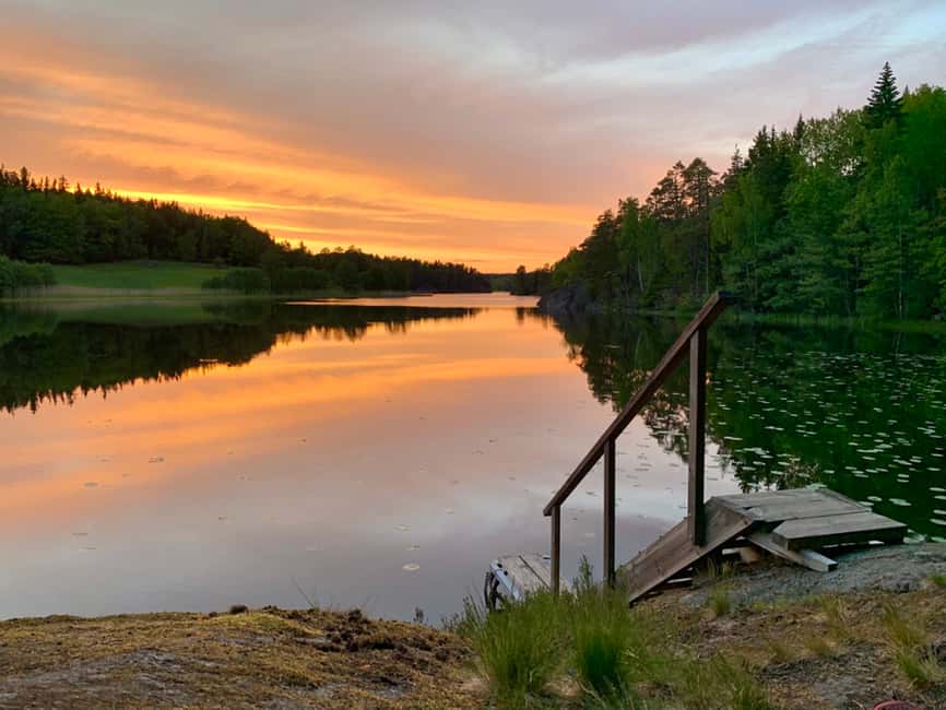 Immagine nº 1 di Stoccolma: Escursione al tramonto nel Parco Nazionale di Tyresta con pasto attività a Stoccolma, caricata dal fornitore