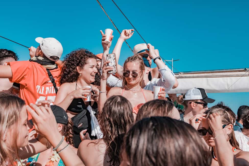 bild nr.7 av Mallorca: Båtparty med DJ, buffé och underhållning aktivitet i Palma de Mallorca, uppladdad av arrangören