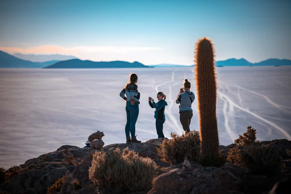 imagem n.2 de Uyuni: tour guiado de 3 dias pelo deserto de sal e pelo parque nacional de Avaroa atividade em Uyuni, carregada pelo fornecedor