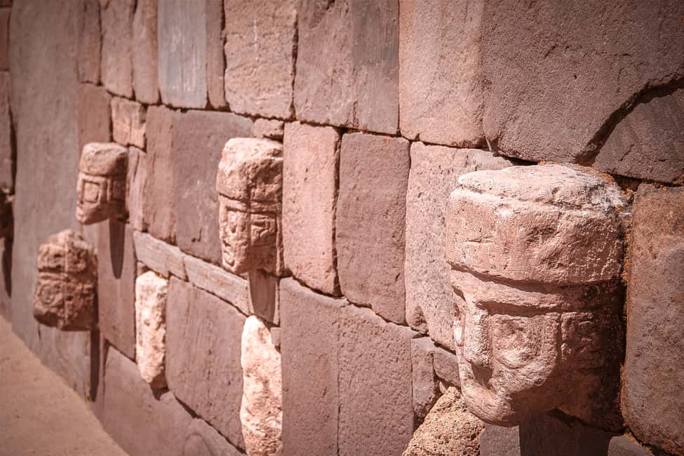 imagem n.4 de La Paz: Excursão compartilhada a Tiwanaku com almoço + guia de turismo atividade em La Paz, carregada pelo fornecedor
