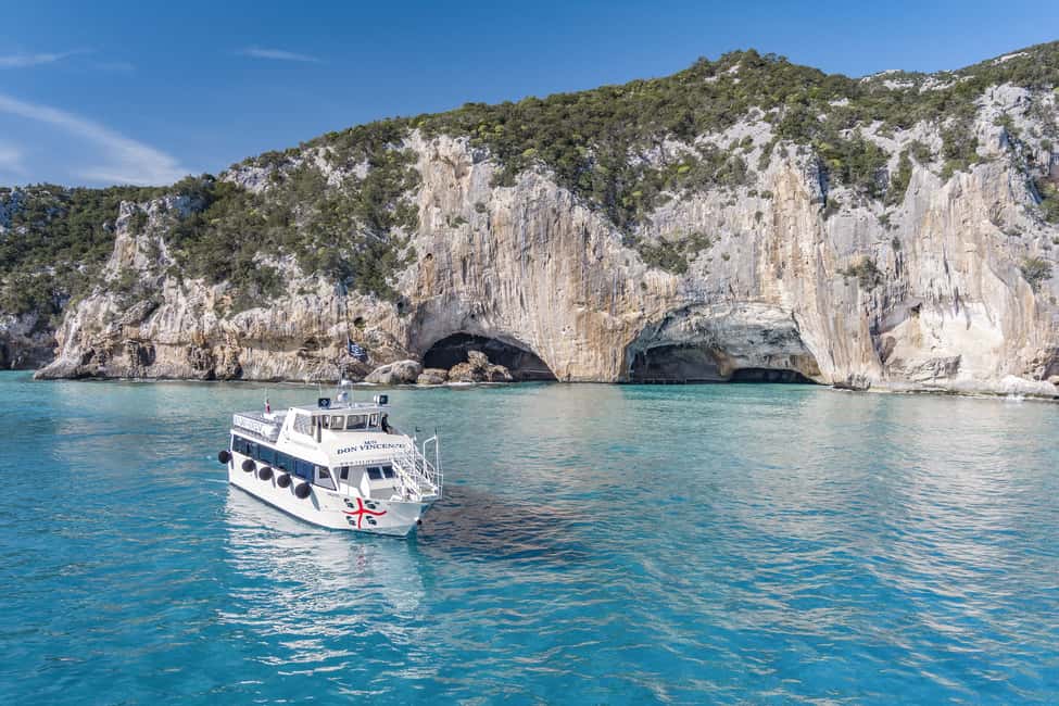 Bild Nr. 2 von Cala Gonone: Grotta del Bue Marino und Cala Luna Bootstour Aktivität in Dorgali, hochgeladen vom Anbieter