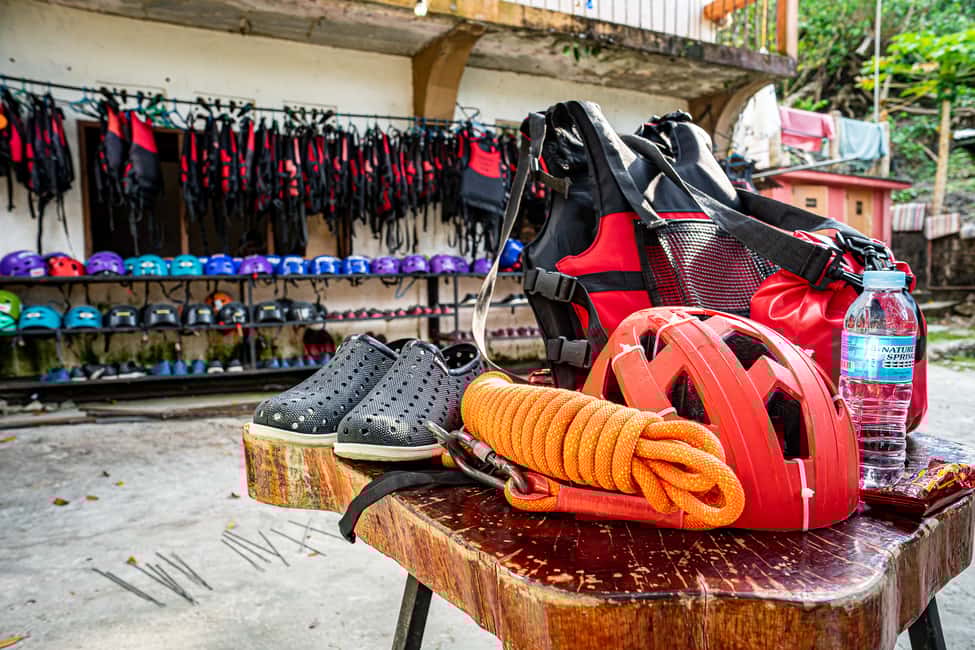 imagem n.8 de Cebu: Snorkeling com tubarões-baleia e excursão de canyoning a Kawasan atividade em Badian, carregada pelo fornecedor