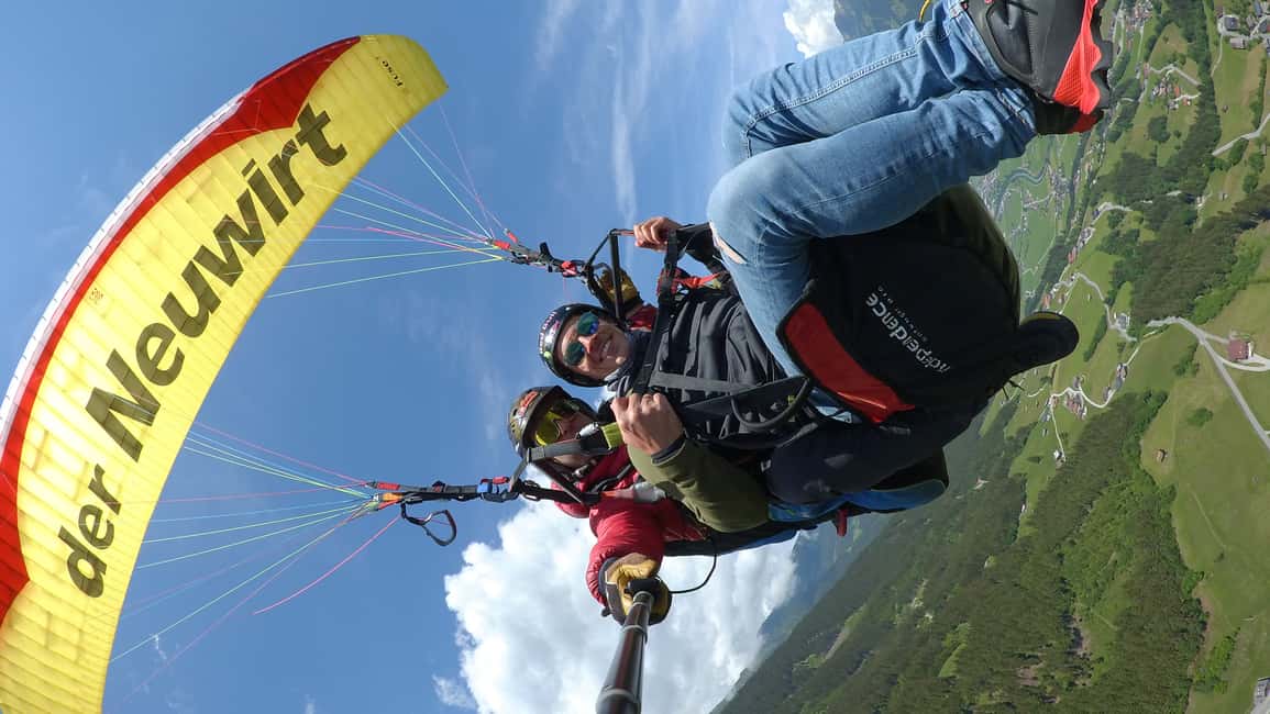 Bild Nr. 3 von Mayrhofen: Höhenflug über den Bergen von Mayrhofen Aktivität in Mayrhofen, hochgeladen vom Anbieter