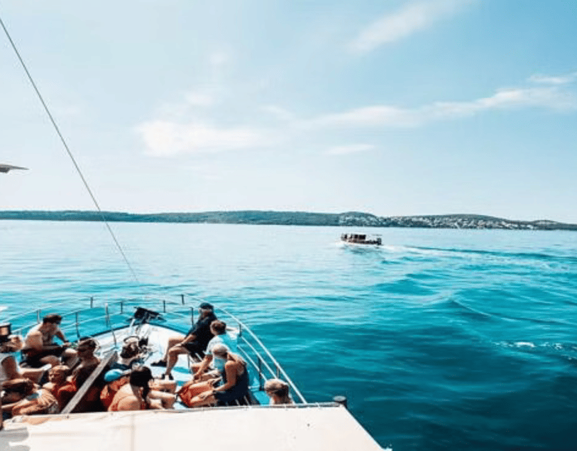 billede nr.2 af aktiviteten Fra Split: øer og blå lagune Cruise med frokost og drikkevarer i Dalmatien, uploadet af udbyder