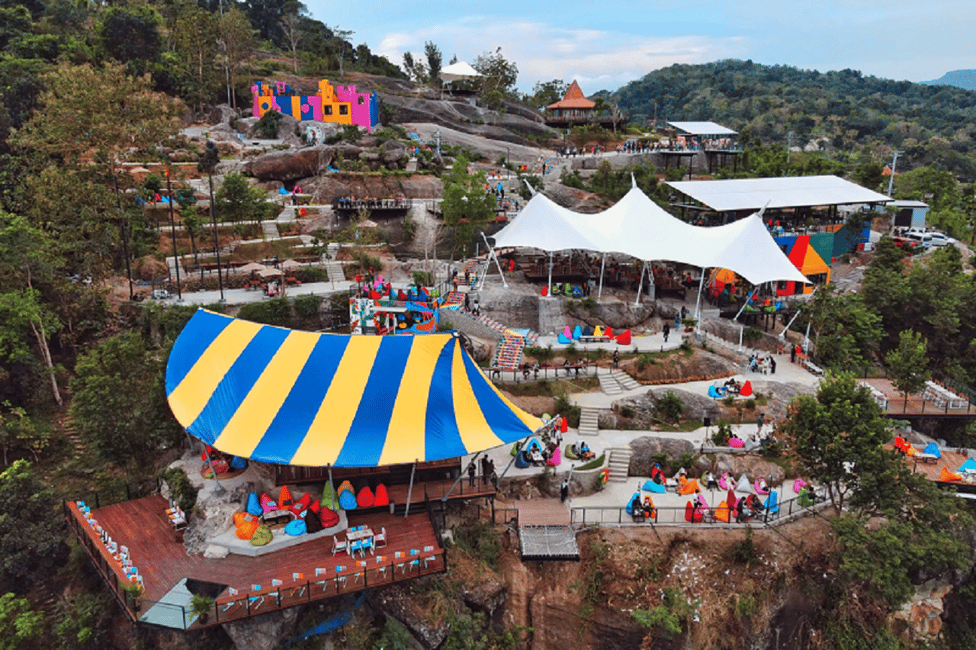 image n.4 of Yogyakarta: Obelix Hills Entry Ticket activity in Yogyakarta, uploaded by supplier