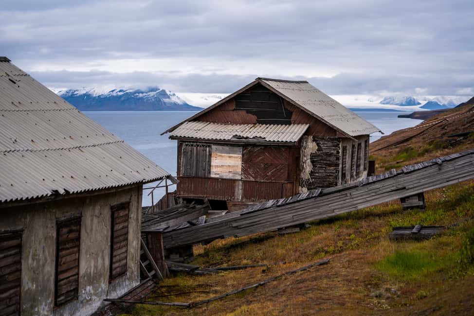 image n.7 of From Longyearbyen photo tour: Mysterious Barentsburg activity in Norway, uploaded by supplier