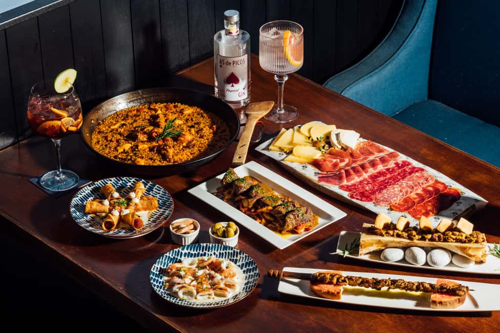 image n.2 of Traditional Spanish Home Dinner activity in Valencia, uploaded by supplier