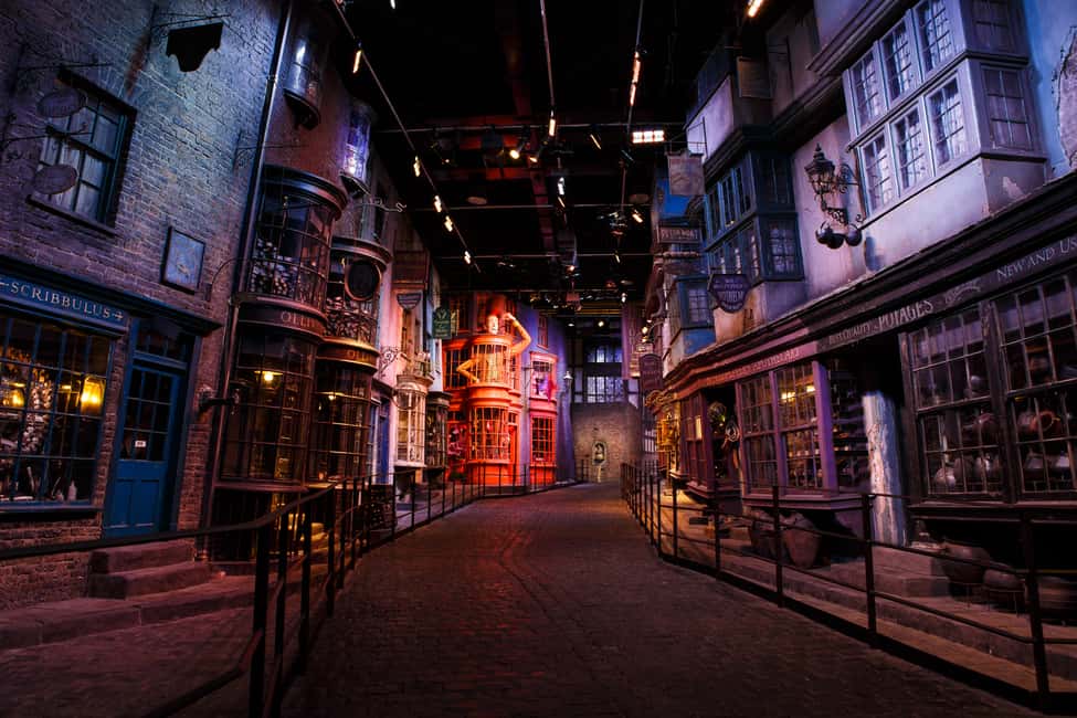 imagem n.3 de Visita a Londres: Visita aos estúdios da Warner Bros. e cruzeiro guiado pelo rio Tamisa atividade em Londres, carregada pelo fornecedor