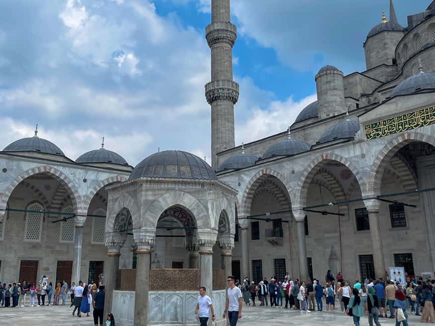 Immagine nº 18 di Istanbul: tour della Moschea Blu, della Basilica Cisterna e della Basilica di Santa Sofia attività a Istanbul, caricata dal fornitore