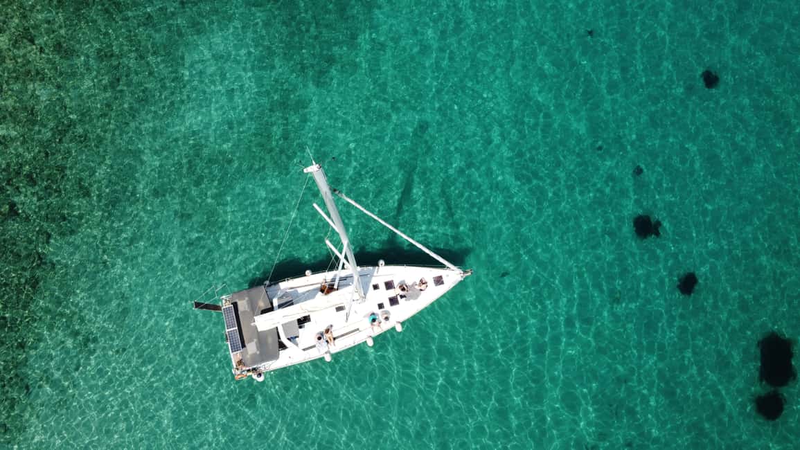 Immagine nº 10 di Gouvia: Gita in barca a vela sull'isola di Corfù con spuntino e bevande analcoliche attività a Grecia Occidentale, caricata dal fornitore
