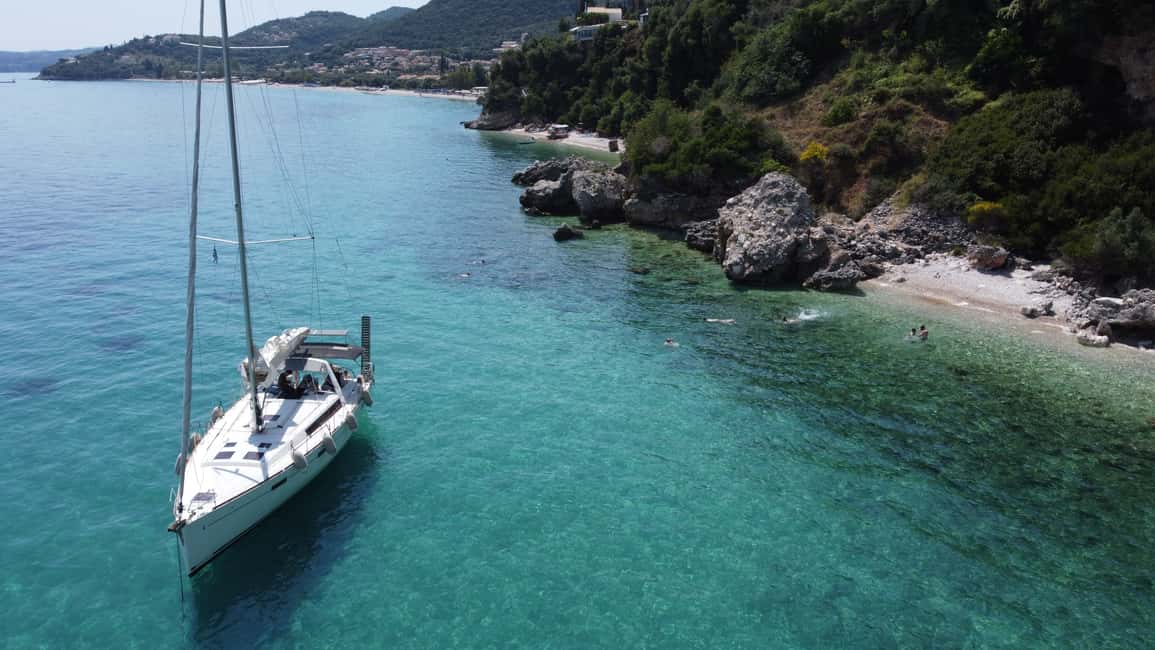 Immagine nº 11 di Gouvia: Gita in barca a vela sull'isola di Corfù con spuntino e bevande analcoliche attività a Grecia Occidentale, caricata dal fornitore