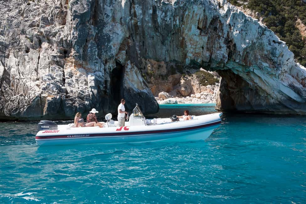 Immagine nº 3 di CALA GONONE: Gommone esclusivo con skipper attività a Dorgali, caricata dal fornitore