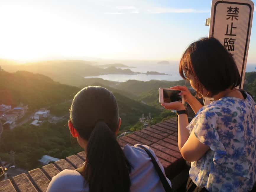 image n.2 of Taipei: Private City Sightseeing Tour with Driver activity in New Taipei City, uploaded by supplier
