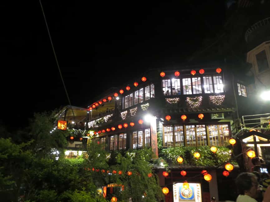 image n.3 of Taipei: Private City Sightseeing Tour with Driver activity in New Taipei City, uploaded by supplier