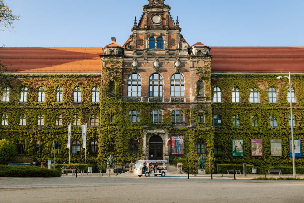 bild nr.2 av Wroclaw: 2-timmars privat guidad tur med elbil aktivitet i Wroclaw, uppladdad av arrangören