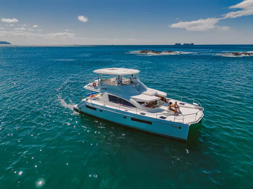 Image N°1 de Meilleure excursion en bateau au coucher du soleil dans la région de Flamingo/Tamarindo activité à Tamarindo, publiée par le prestataire