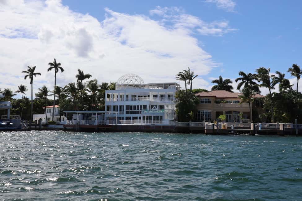 image n.5 of Miami Biscayne Bay: Hop-on Hop-off Boat Cruise activity in Miami, uploaded by supplier