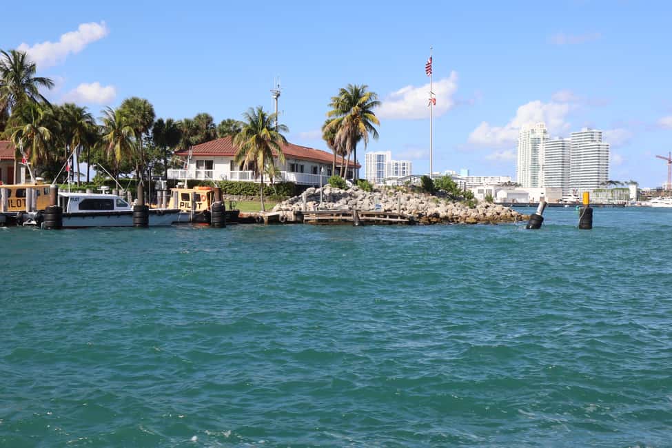 image n.2 of Miami Biscayne Bay: Hop-on Hop-off Boat Cruise activity in Miami, uploaded by supplier