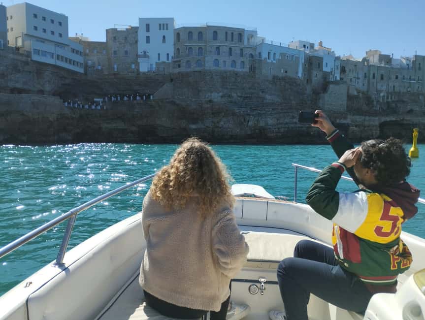 image n.11 of Polignano a Mare: Speedboat Cruise to Caves with Aperitif activity in Polignano a Mare, uploaded by supplier