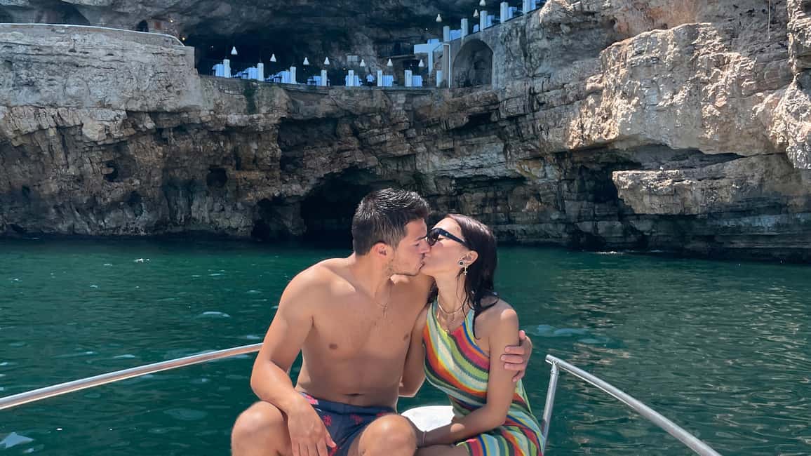 image n.5 of Polignano a Mare: Speedboat Cruise to Caves with Aperitif activity in Polignano a Mare, uploaded by supplier