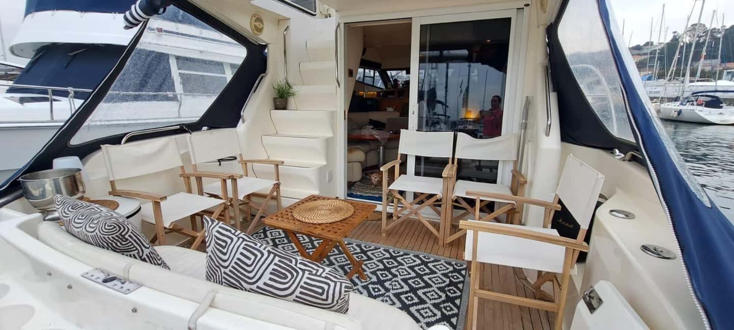 image n.3 of Porto: Luxury Yacht Tour of the 6 Bridges and Douro Estuary activity in São Pedro da Afurada, uploaded by supplier