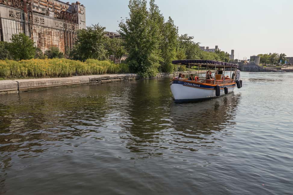 image n.5 of Montreal: Electric Boat Cruise with Onboard Drinks activity in Stoneham-et-Tewkesbury, uploaded by supplier