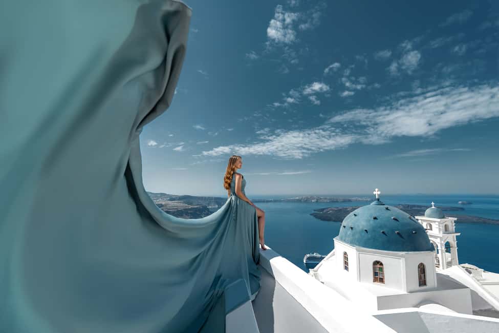 imagem n.25 de Santorini: Sessão fotográfica com vestido voador atividade em Fira, Santorini, carregada pelo fornecedor