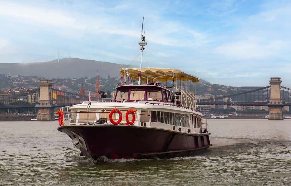 imagen n.º 3 de Budapest: Crucero panorámico con vistas al Parlamento actividad en Budapest, subida por el proveedor