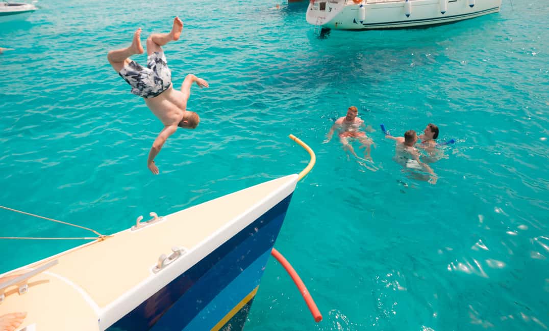 Immagine nº 7 di Comino: crociera in catamarano Blue Lagoon con pranzo e open bar attività a Malta, caricata dal fornitore