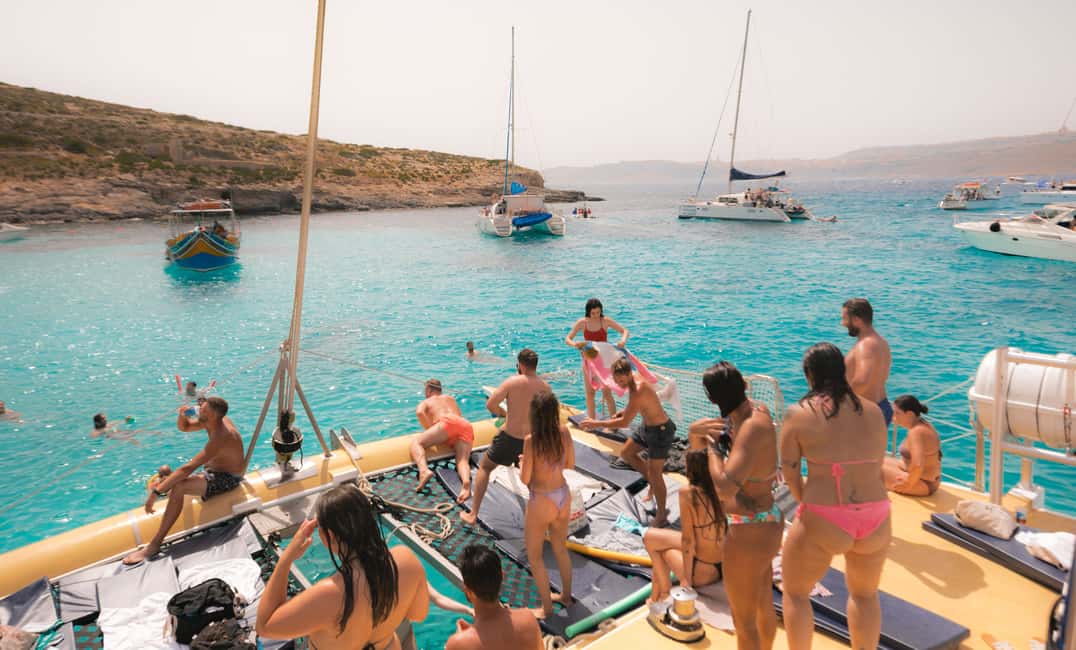Immagine nº 4 di Comino: crociera in catamarano Blue Lagoon con pranzo e open bar attività a Malta, caricata dal fornitore
