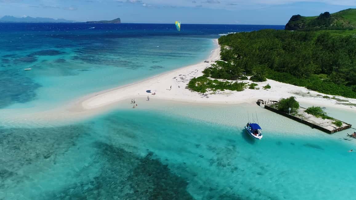 bild nr.7 av Grand Baie: Heldagskryssning med katamaran till Nordöarna aktivitet i Mauritius, uppladdad av arrangören