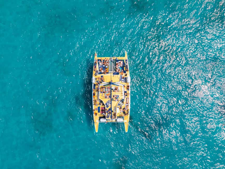 Immagine nº 9 di Comino: crociera in catamarano Blue Lagoon con pranzo e open bar attività a Malta, caricata dal fornitore