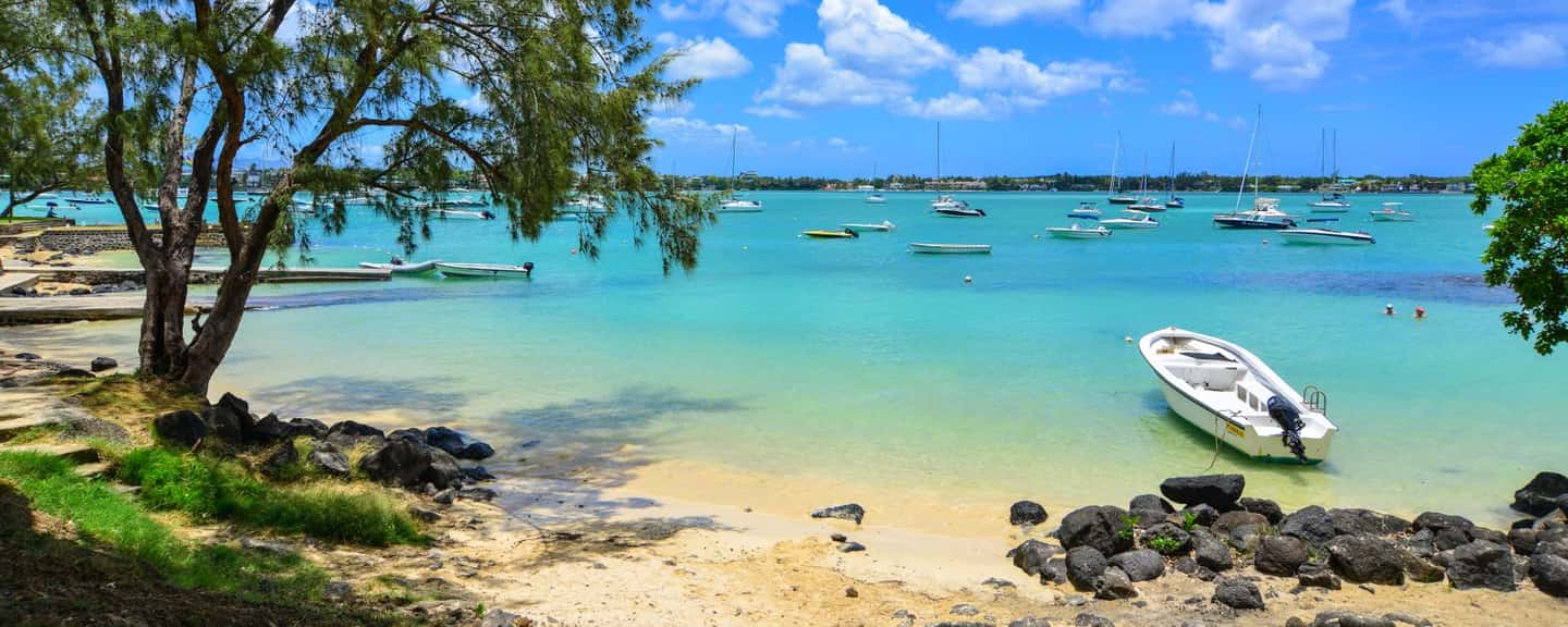 bild nr.9 av Grand Baie: Heldagskryssning med katamaran till Nordöarna aktivitet i Mauritius, uppladdad av arrangören