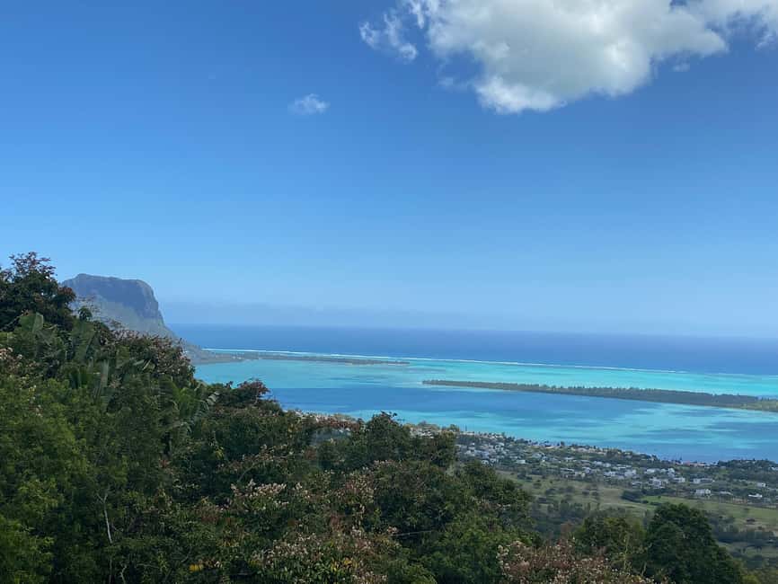 image n.4 of Mauritius: Dolphins watch half-day activity in Grand Baie, uploaded by supplier