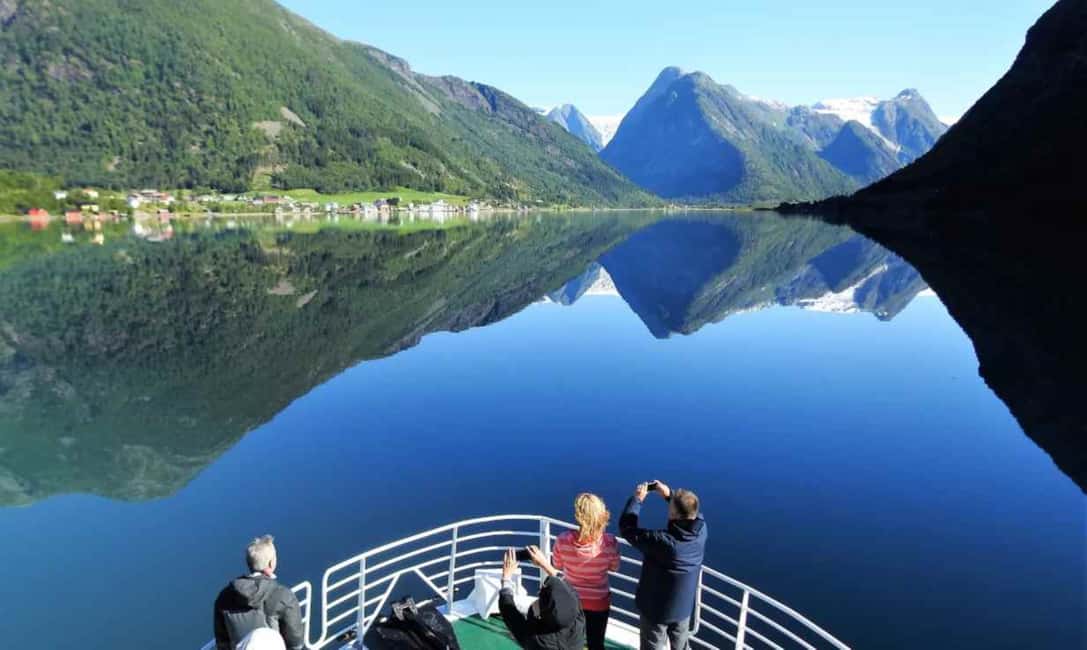 bilde nr.4 av Fra Balestrand: Guidet fjord- og bretur til Fjærland aktivitet i Hordaland, lastet opp av leverandør